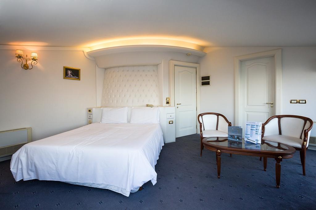 אנלציט Grand Hotel Faraglioni מראה חיצוני תמונה